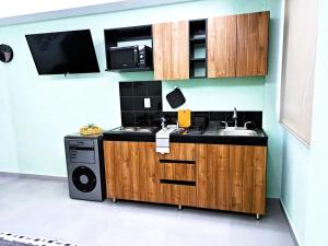 A13 Premium Suite BLACK Cocina Terraza Companies Work Teams 1-2 PAX