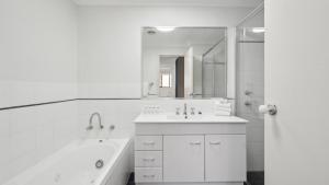 Brunswick Beach Club - Coastal Comfort Near The Be