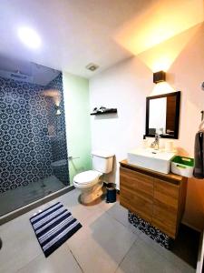 A09 Premium Suite WHITE Cocina Terraza Companies Work Teams 1-2 PAX