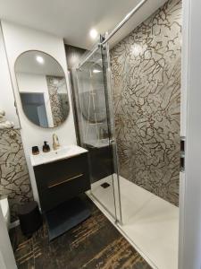 Studio lux, elegant & confortabil