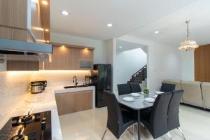 Family Only Villa with Private Pool - De Reiz Ubud Syariah 5BR