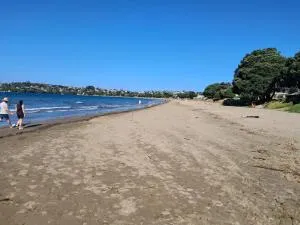 Manly Beach Guest House NZ - Red Beach