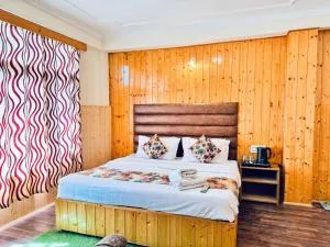 Hotel Moon Blaze - Next to Hadimba Temple "Near Mall road" Bonfire ! Open Terrace ! Personal Parking - Tāndi