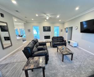 Tranquil One and Half Acre Retreat with Modern Comfort