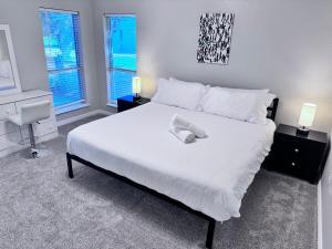 Tranquil One and Half Acre Retreat with Modern Comfort