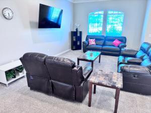 Tranquil One and Half Acre Retreat with Modern Comfort