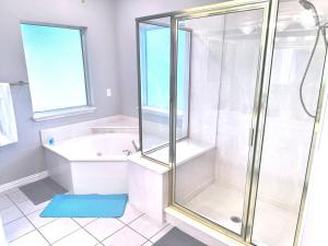 Tranquil One and Half Acre Retreat with Modern Comfort