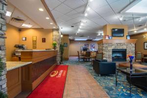 Econo Lodge Inn & Suites Calgary - University