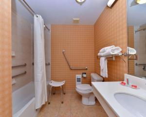 Econo Lodge Inn & Suites Calgary - University
