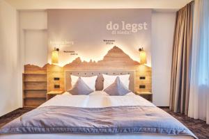 Business Double Room with Walk-In Shower and Balcony room in Best Western Hotel Arabellapark Muenchen