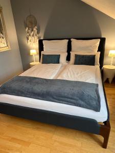 Lovely guest suite in country villa near Cologne