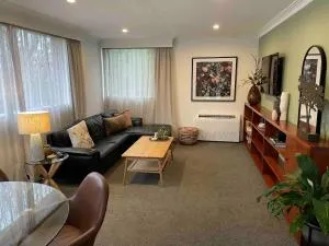 Rosy at Roslyn - 摩斯吉尔