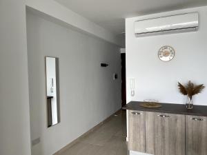 Seafront studio apartment San Pauls Bay