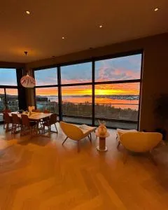 Modern house with amazing sunset view - Kristiansund