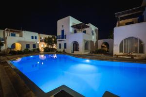 Villa Iliana 1 & 2 w shared Pool, Ornos, Mykonos