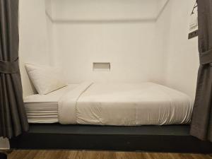 The Entaneer Poshtel