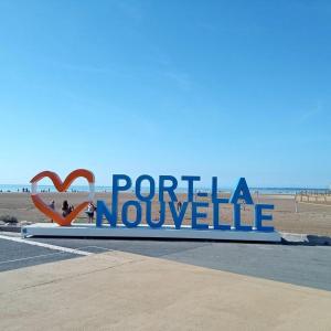 Campings Les mobil homes de NOLY, 1 Place adulte Reserve Africaine de Sigean gratuite : photos des chambres