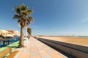 Campings Les mobil homes de NOLY, 1 Place adulte Reserve Africaine de Sigean gratuite : photos des chambres