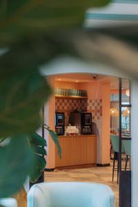 Hotels Kyriad Cannes - Mandelieu : photos des chambres
