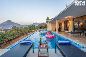 StayVista at Beyond Infinity with Hill View, BBQ - Mulshi