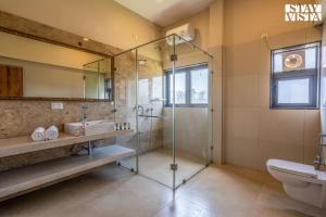 StayVista at Beyond Infinity with Hill View, BBQ