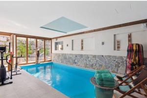7-bedroom Chalet Private Pool and Stunning Views