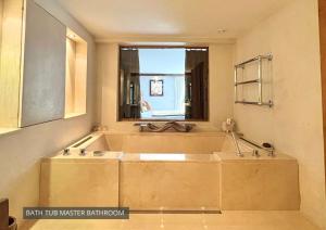 7-bedroom Chalet Private Pool and Stunning Views