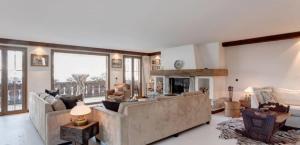 7-bedroom Chalet Private Pool and Stunning Views