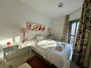 R4 Apartment next to Plaza de EspaƱa and Metro