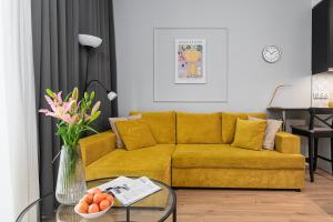 Wola Cozy Apartment by P&O Apartments