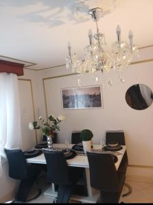 Maisons de vacances Maison 10 pieces Spa jacuzzi Paris Airport CDG jardin arbore clos : photos des chambres