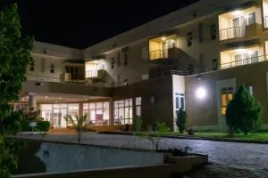 Golden Alpine Hotel & Resort Yola - Jambutu