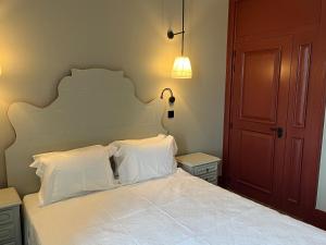 Superior Double or Twin Room with City View room in Pensao Londres