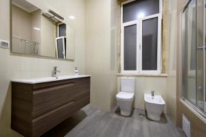 Triple Room with Private Bathroom room in Pensao Londres