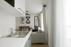 Chill-out on Private Patio in Vintage Masterpiece