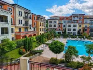 Studio Turquoise - دوني