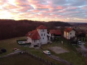 Šurička bajka - 洛兹尼察