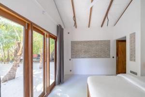 Brickwood Rasdhoo- Beach front