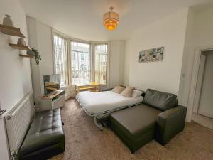 Two-Bedroom Apartment room in Cherry Property - Withnell Road