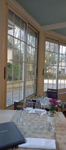 Hotels Logis Hotel Restaurant La Vieille Auberge, Art and Gallery : photos des chambres