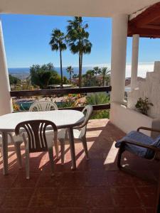 CASA-A-pequeño conjunto casas adosados