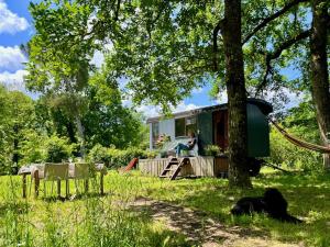Maisons de vacances Wooden Cabin - Outdoor Kitchen - Superb Location! : Maison de Vacances