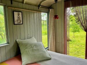 Maisons de vacances Wooden Cabin - Outdoor Kitchen - Superb Location! : photos des chambres