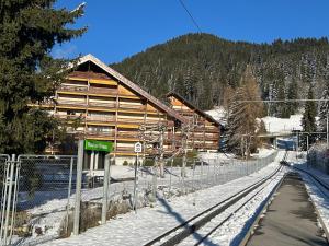 Central studio in Villars sur Ollon, Emeraude, for 3 only 100m to Bretaye ski train