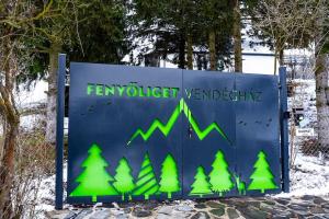 Fenyőliget - Prémium Családi Apartman