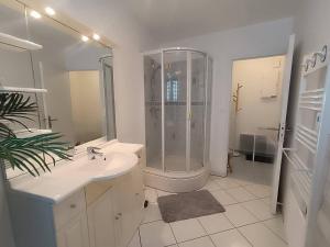 Bel appartement avec WIFI, balcon et garage à Perros-Guirec - FR-1-368-165