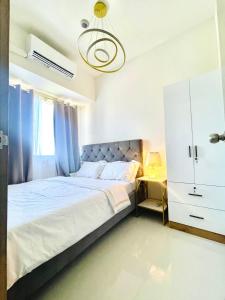 Stunning Suite with Balcony near MOA