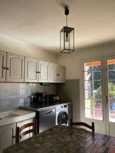 Maisons de vacances House with pool in Provence : photos des chambres