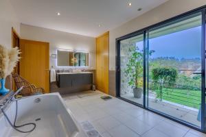 Villas Villa Luxe vallee de Chevreuse - Piscine interieure chauffee - 14 pers - Le relais des clefs : photos des chambres