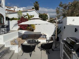 Luxury house with private heated pool in Nerja!